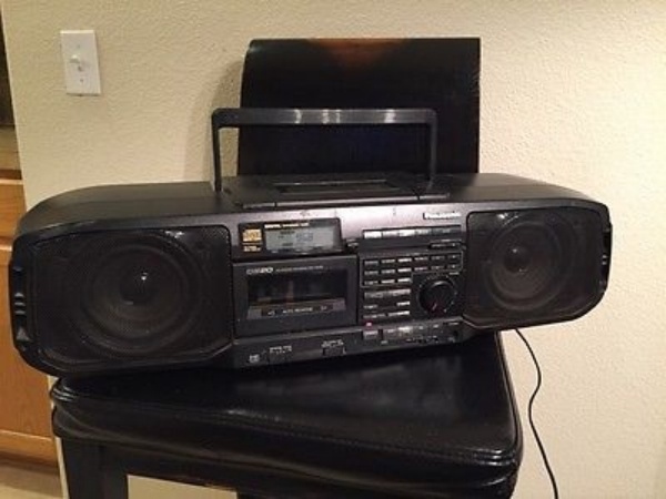 Hiện nay, cụm từ “vấp đĩa” thỉnh thoảng vẫn được các tín đồ công nghệ mê âm thanh, thích hoài cổ sử dụng.