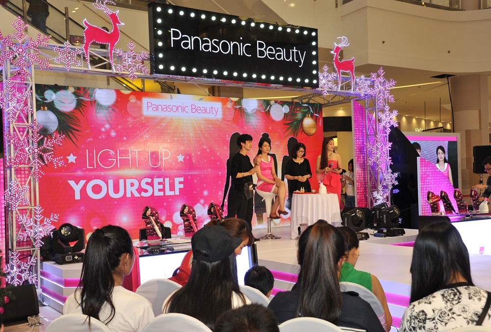 Tỏa sáng cùng Panasonic Beauty là một trong những hoạt động ý nghĩa trước thềm Giáng sinh 2015 .