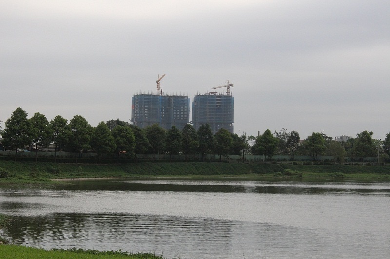 Hình ảnh thực tế dự án nhìn từ hồ nước Công viên Yên Sở