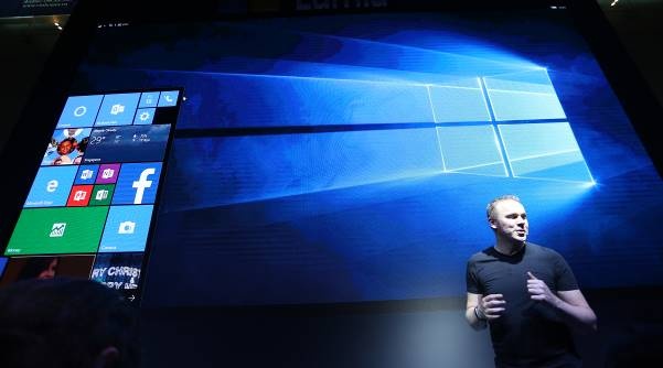 Tính năng Continuum biến màn điện thoại trở thành màn hình lớn và hoạt động độc lập như một chiếc PC.