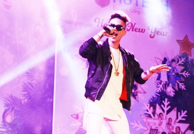 Ca sĩ Hoàng Tôn khuấy động đêm gala bằng bản hit Để em rời xa