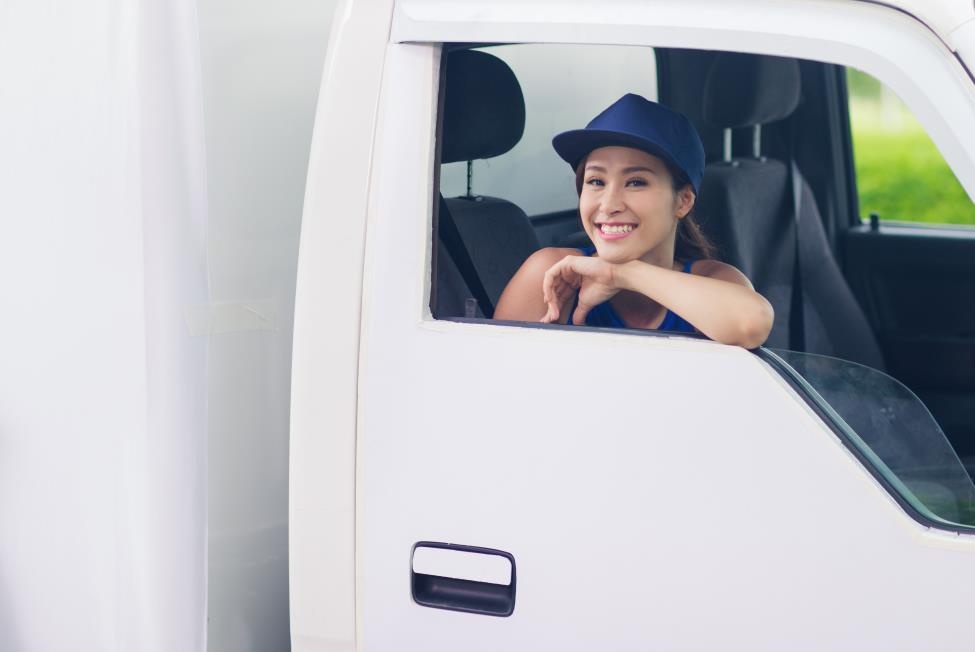 Đông Nhi đang háo hức chuẩn bị cho buổi tiệc đáng nhớ cùng hội bạn thân.