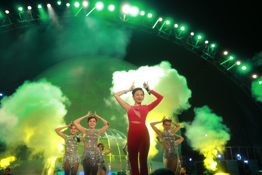 Tóc Tiên nổi bật trong sự kiện Green Room tại Nha Trang.