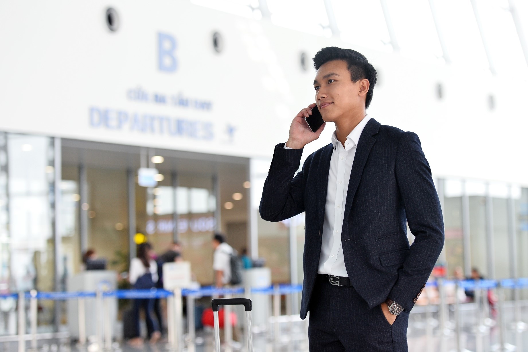 MobiFone ra goi roaming moi tiet kiem 60% chi phi hinh anh