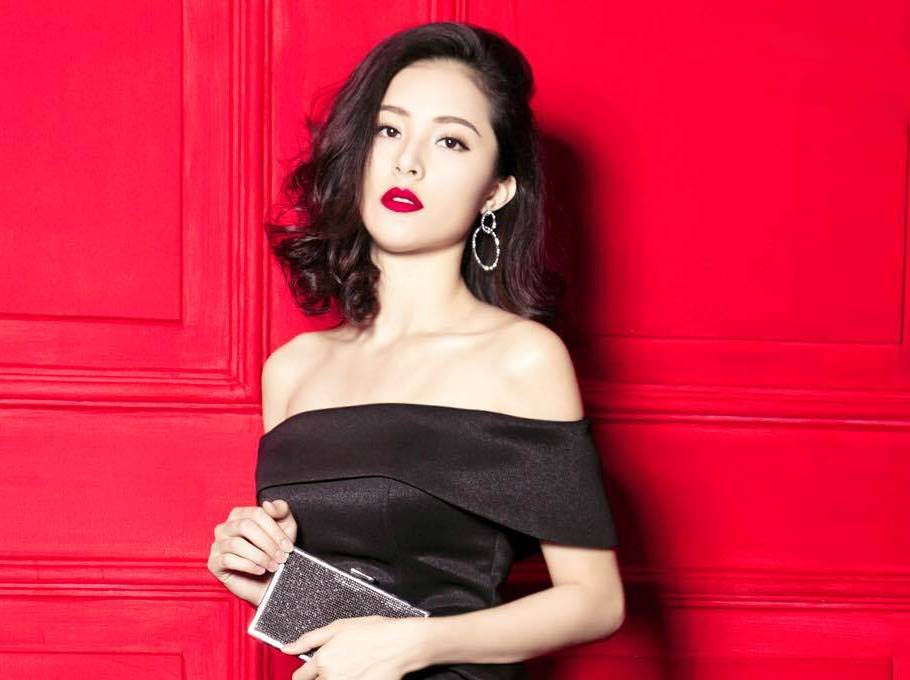 Ha Vi dep hut mat voi style thanh lich hinh anh