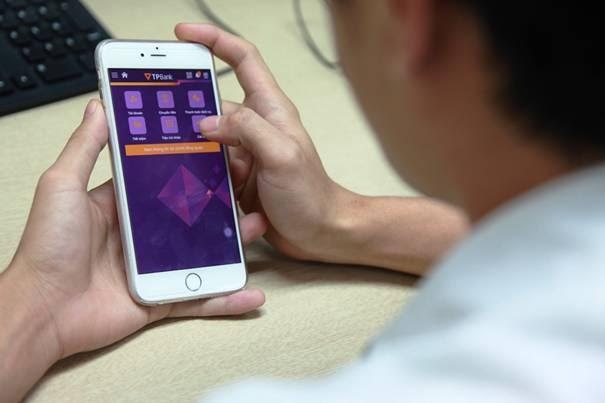 TPBank tham vong chinh phuc khach hang voi eBank moi hinh anh