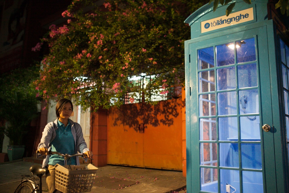 Clip 'Toi lang nghe' khien dan mang xuc dong hinh anh