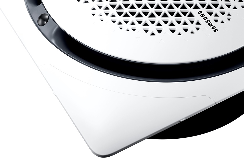 360 Cassette được trang bị quạt gia tốc cải tiến giúp dẫn không khí thành dòng ngang 3600, tạo ra nhiều lớp khí lạnh dạng sóng tròn đều khắp phòng giúp kiểm soát nhất quán nhiệt độ trong phòng.