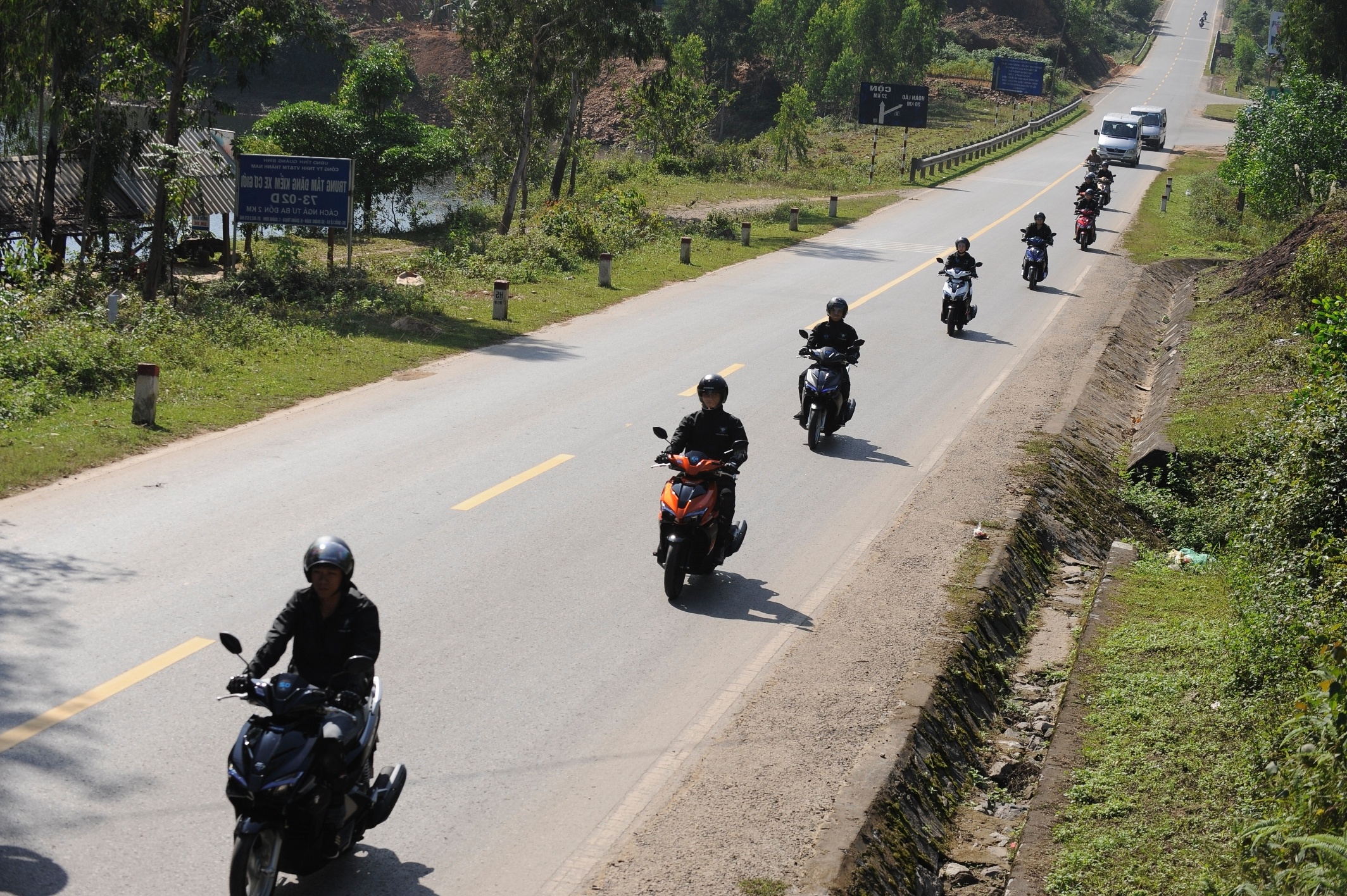 Cuối buổi chạy, ban tổ chức tiến hành đo mức tiêu thụ nhiên liệu của các xe. Chiếc Air Blade 125cc do Hòa Minzy và một thành viên nữ khác điều khiển đạt lượng xăng tiêu thụ là 2,73 lít cho quãng đường di chuyển 182 km. Như vậy, trung bình xe chỉ tiêu thụ 1,5 lít/100 km.