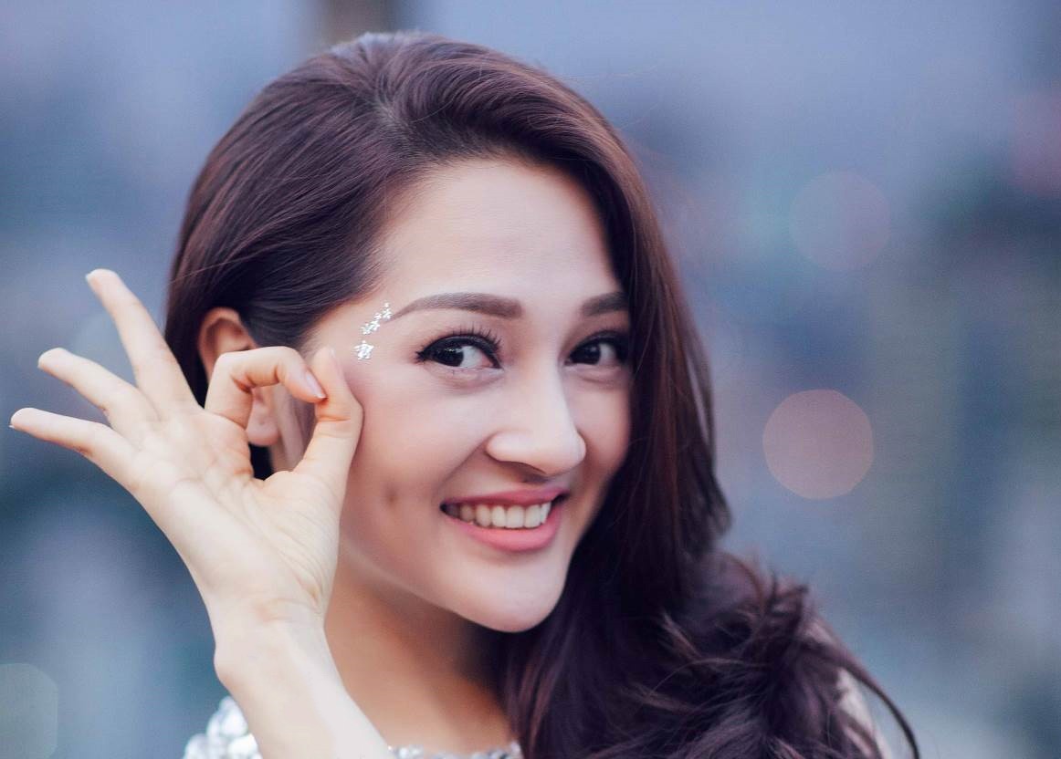 Hinh dan anh kim: Trao luu lam dep moi mua le hoi hinh anh