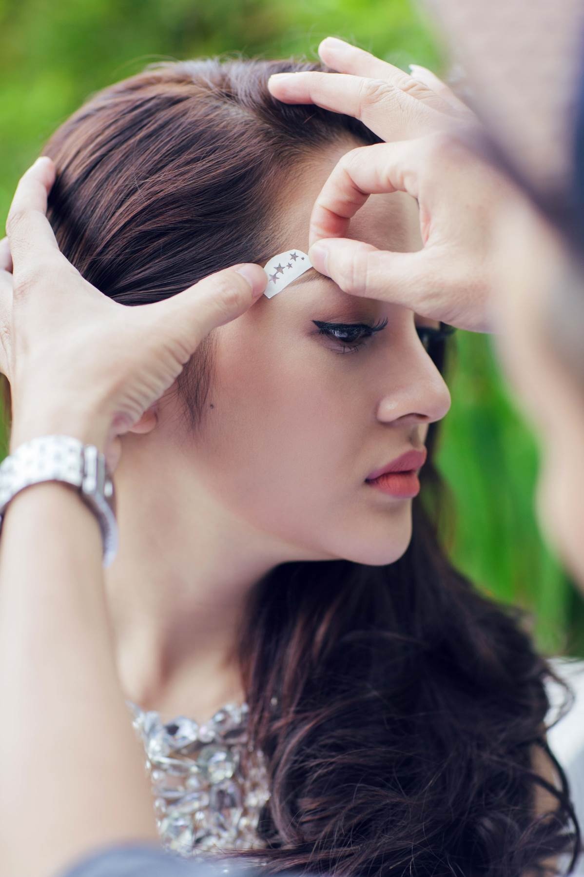 Nữ ca sĩ Bảo Anh rất yêu thích hình dán ánh kim.