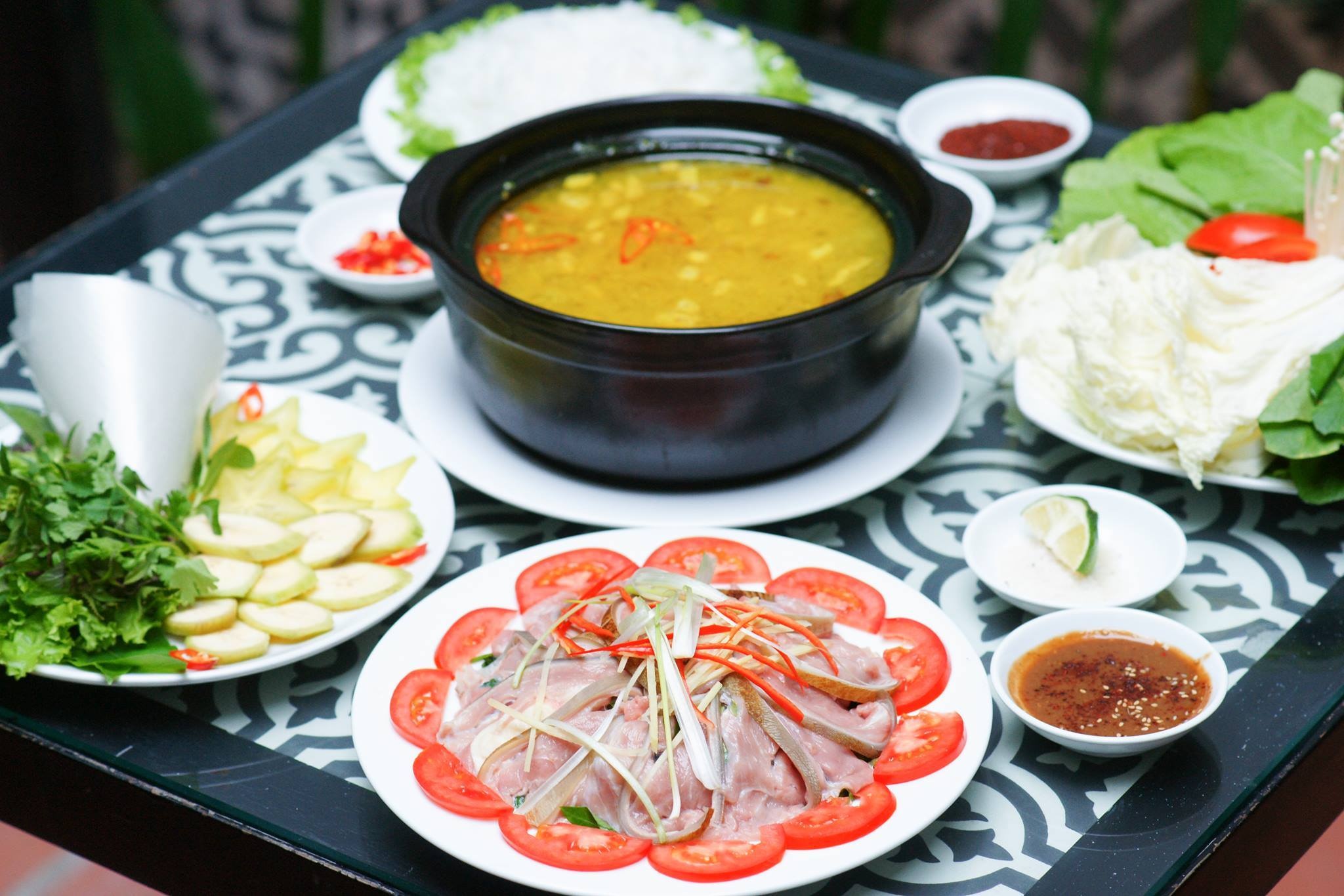 Be non Moc Chau: Huong vi thao nguyen giua long pho co hinh anh