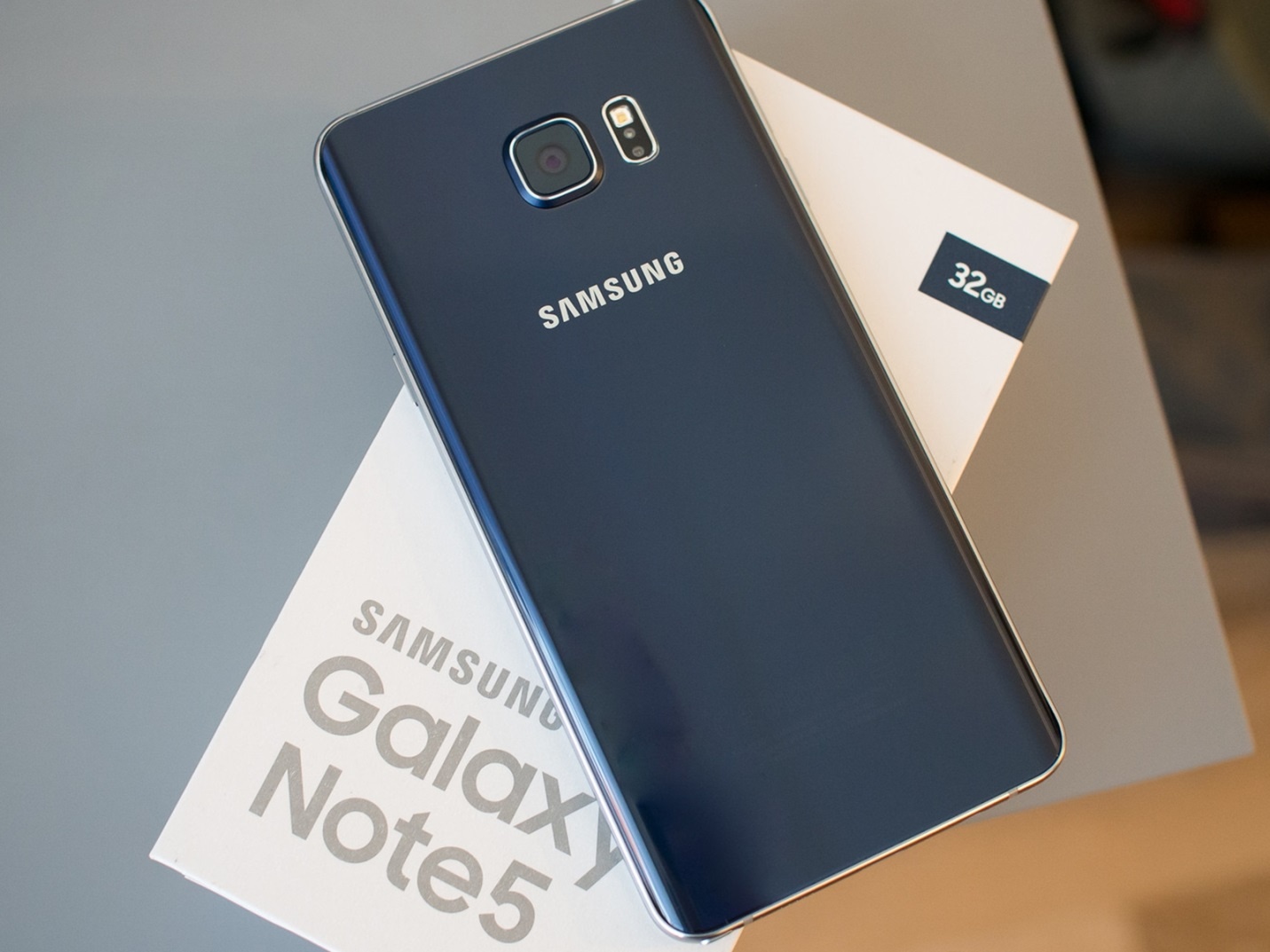 Nhung smartphone RAM 3 GB/4 GB ha gia manh dang mua dau nam hinh anh