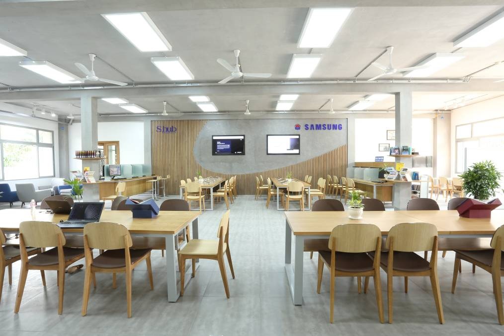 Khong gian thu vien so cho gioi tre Sai Gon hinh anh