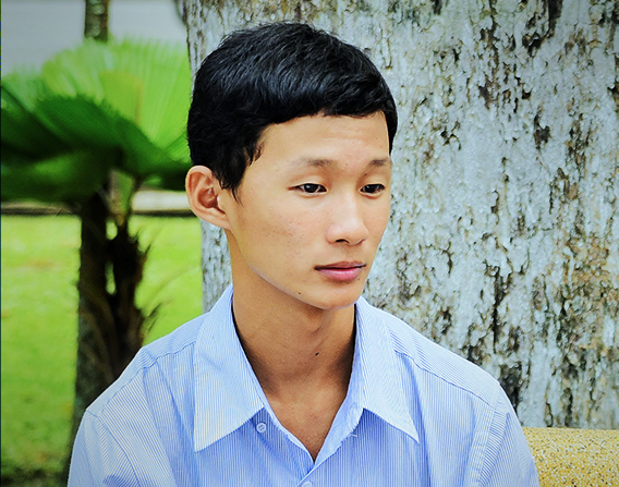Nghi luc phi thuong cua cau sinh vien Y mo coi cha hinh anh