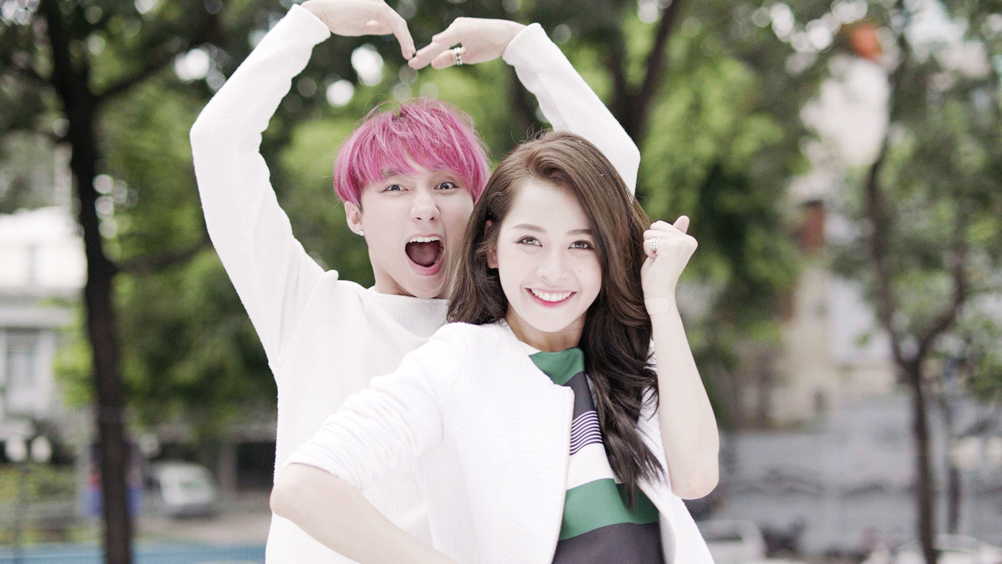 Son Tung, Chi Pu sanh doi trong clip moi hinh anh