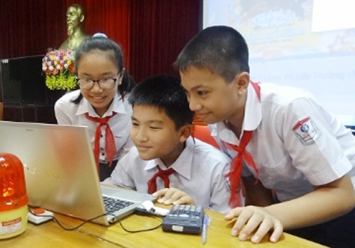 Hon 500.000 hoc sinh tham gia thi kien thuc truc tuyen hinh anh