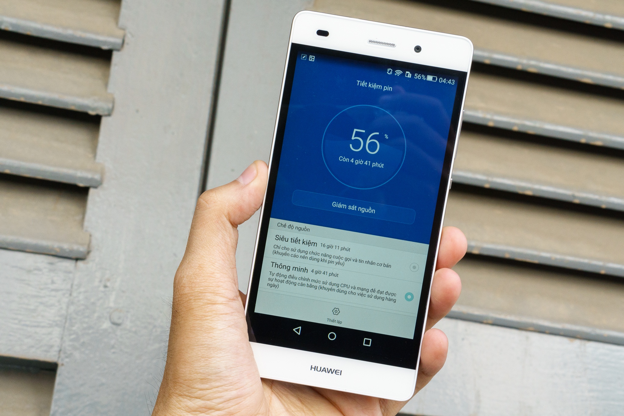 Huawei P8 Lite: Thiet ke dep, chup hinh chuyen nghiep hinh anh