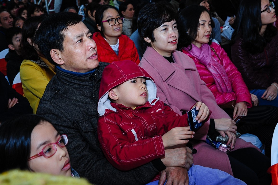 Vingroup tri an khach hang bang tien ty dau xuan hinh anh