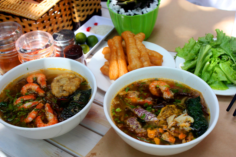 Thuong thuc banh da chuan vi dat cang tai Ha Noi hinh anh