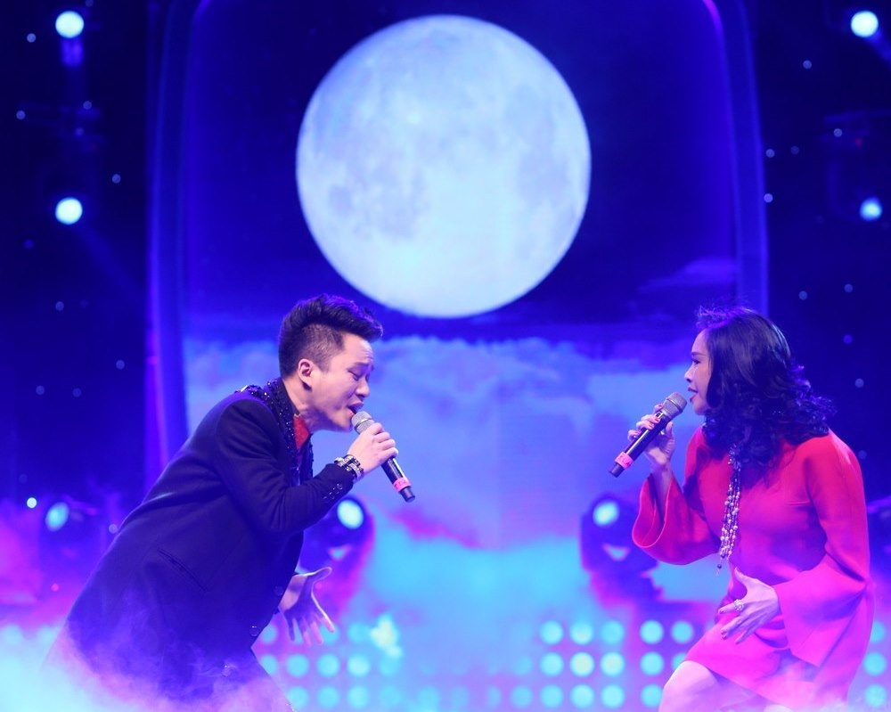 Diva Viet hoi ngo tai dem nhac 'Vi ta can nhau' hinh anh