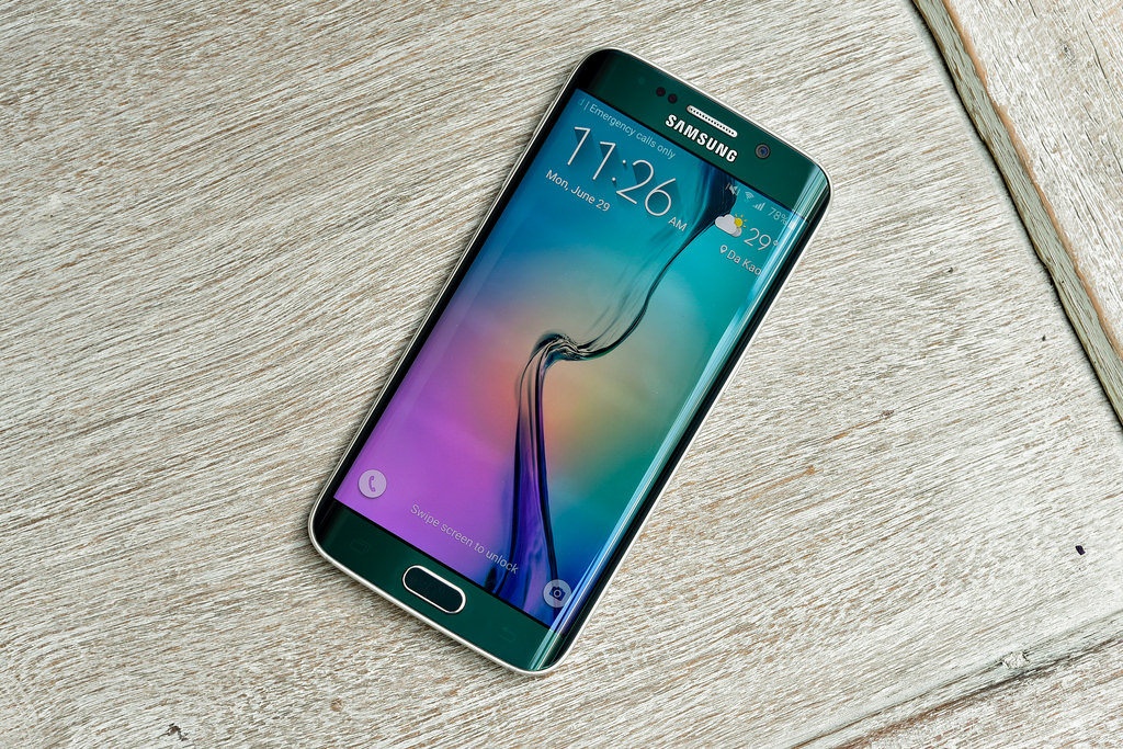 Galaxy S7 ra mat, S6 tien nhiem ha gia den 6 trieu dong hinh anh