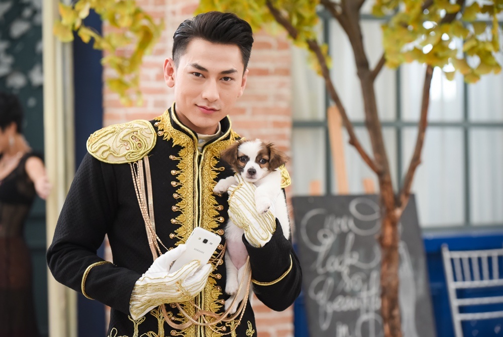 Hau truong hai huoc khi quay MV cua Isaac va 365 hinh anh