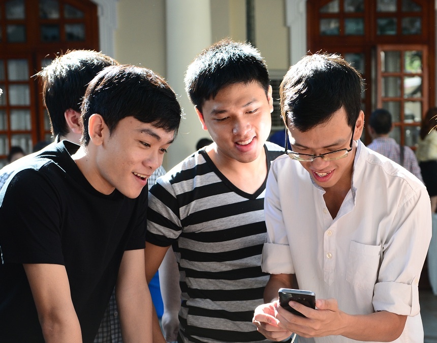 Nguoi dung trai nghiem offline Galaxy S7 va Galaxy S7 edge hinh anh