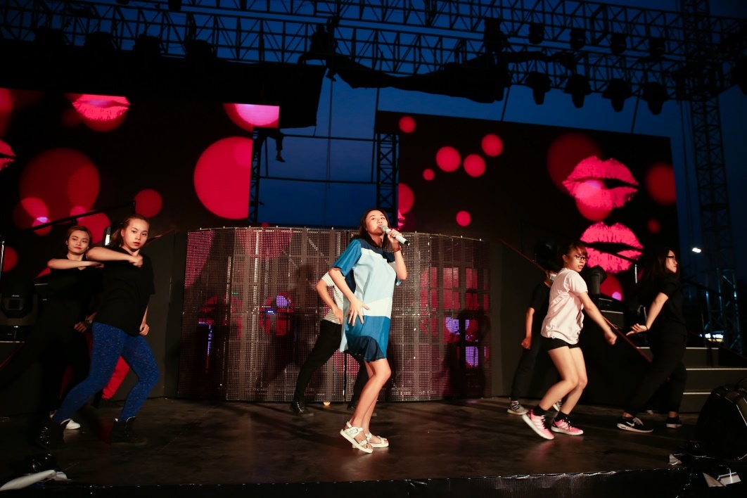 Trọng Hiếu,  Văn Mai Hương,  Tiên Tiên ảnh 9 Trong Hieu,  Van Mai Huong,  Tien Tien anh 9