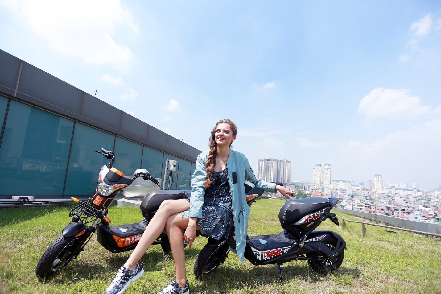 Xe dien HKbike ap dung cong nghe chong nuoc tien tien hinh anh