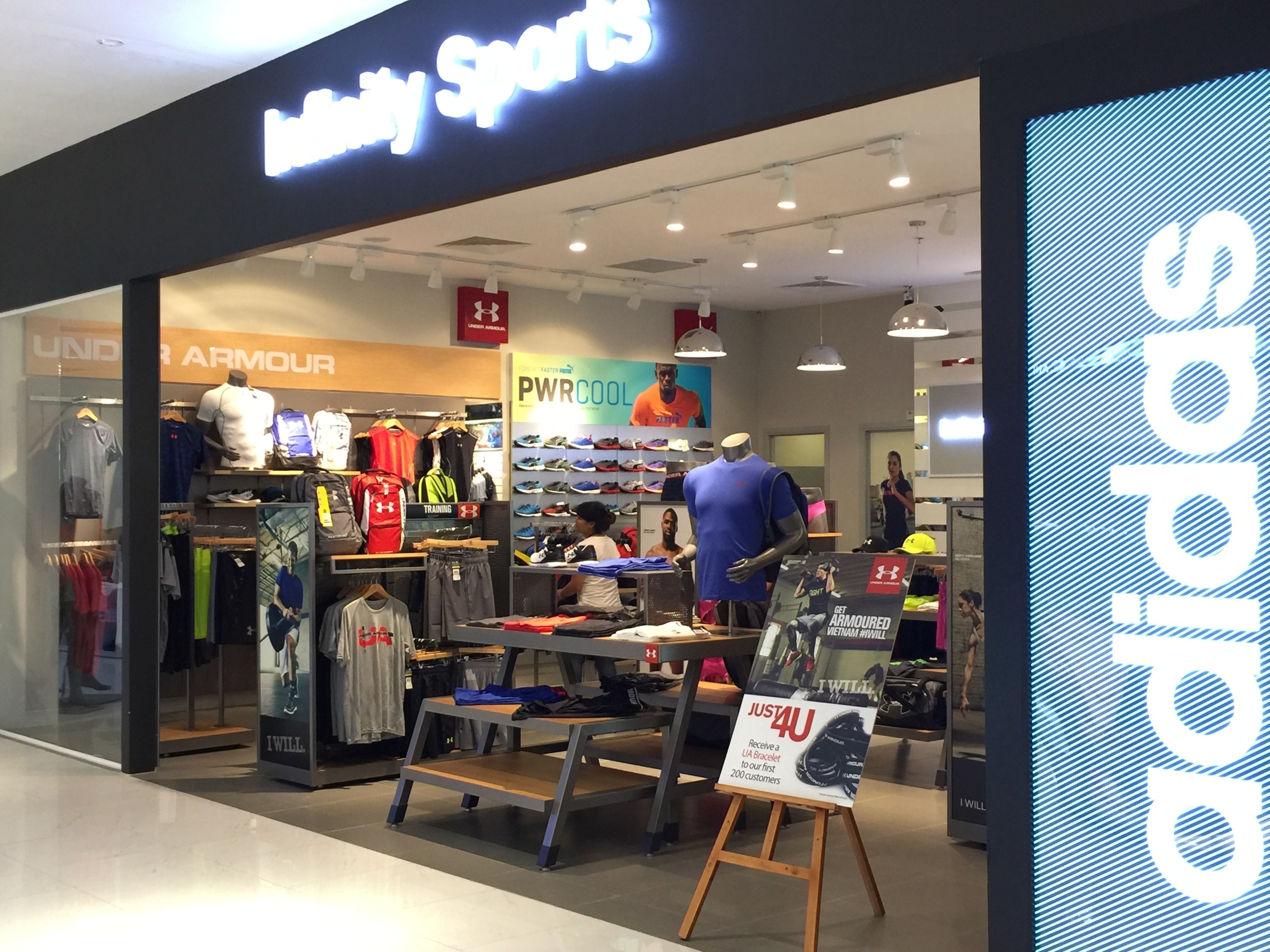 Chuong trinh khuyen mai hap dan tai Infinity Sports hinh anh