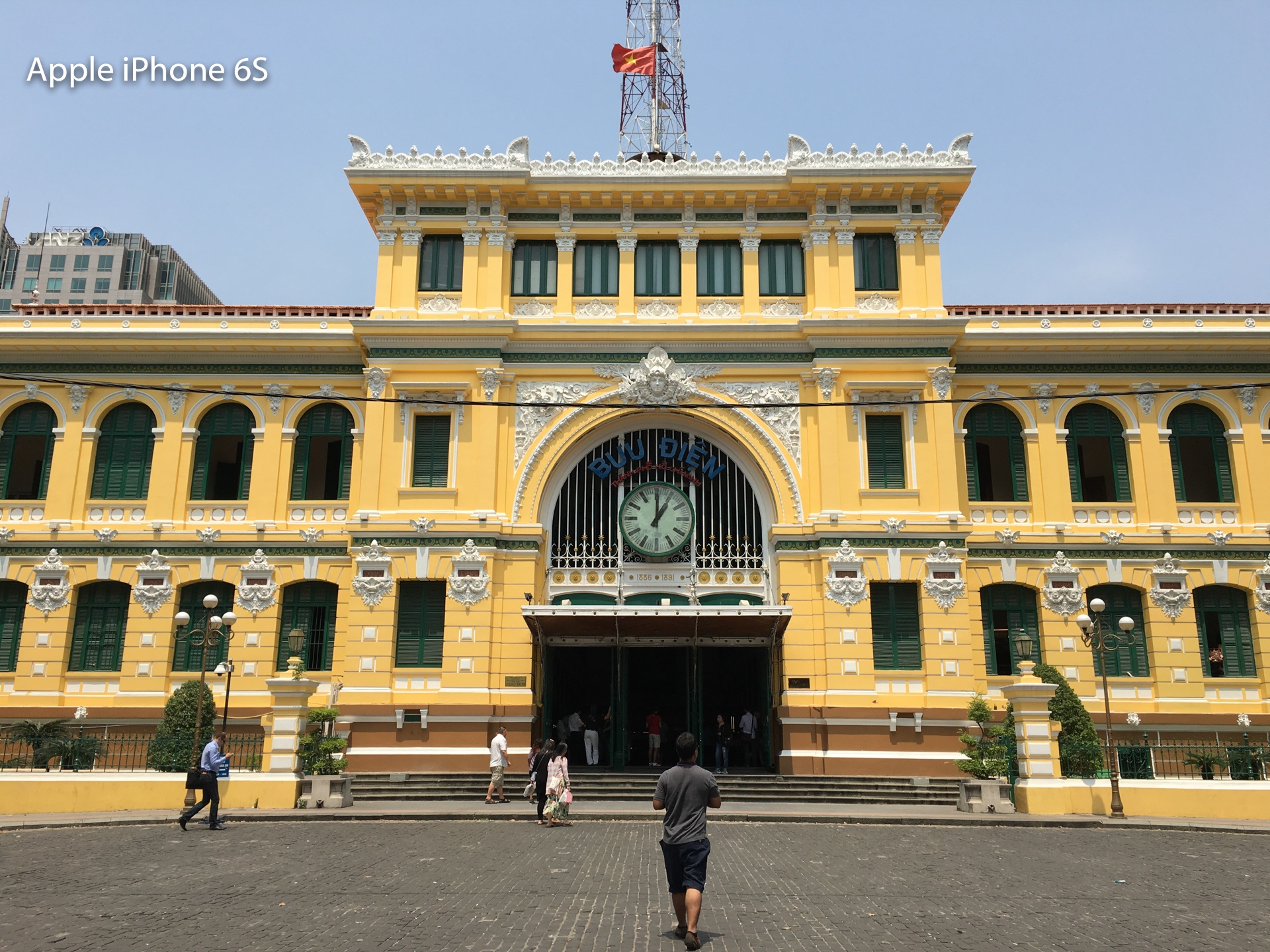 so sanh Galaxy S7 va iPhone 6S anh 1