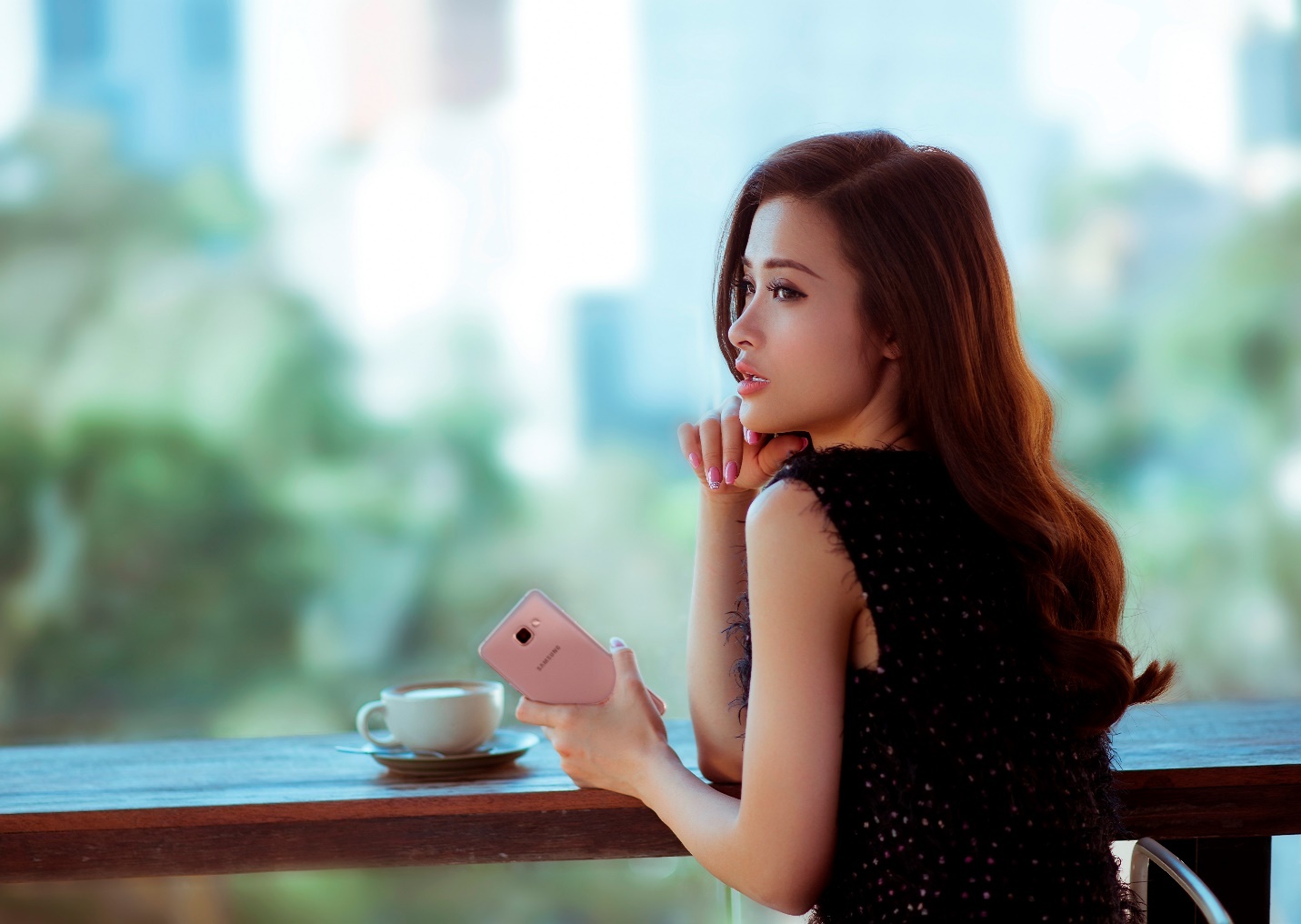 Dong Nhi va Ong Cao Thang anh 4