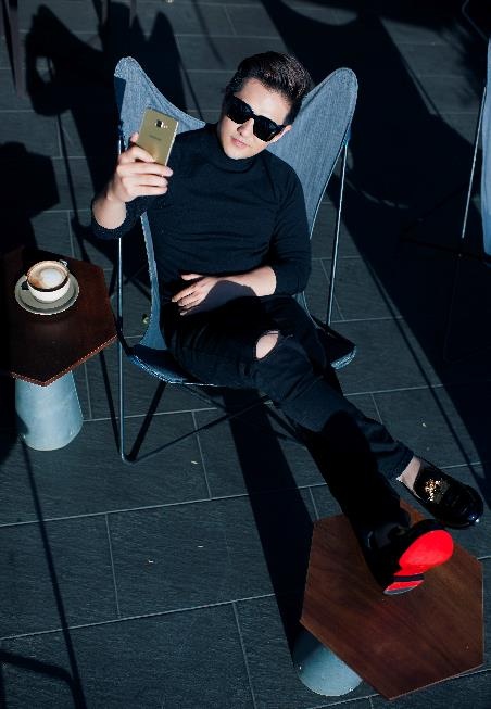 Dong Nhi va Ong Cao Thang anh 5