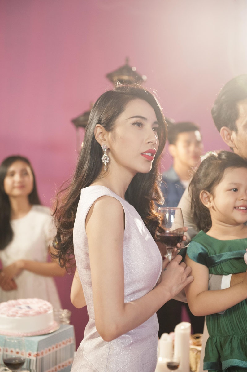 Miu Le,  Thuy Tien,  MV anh 1