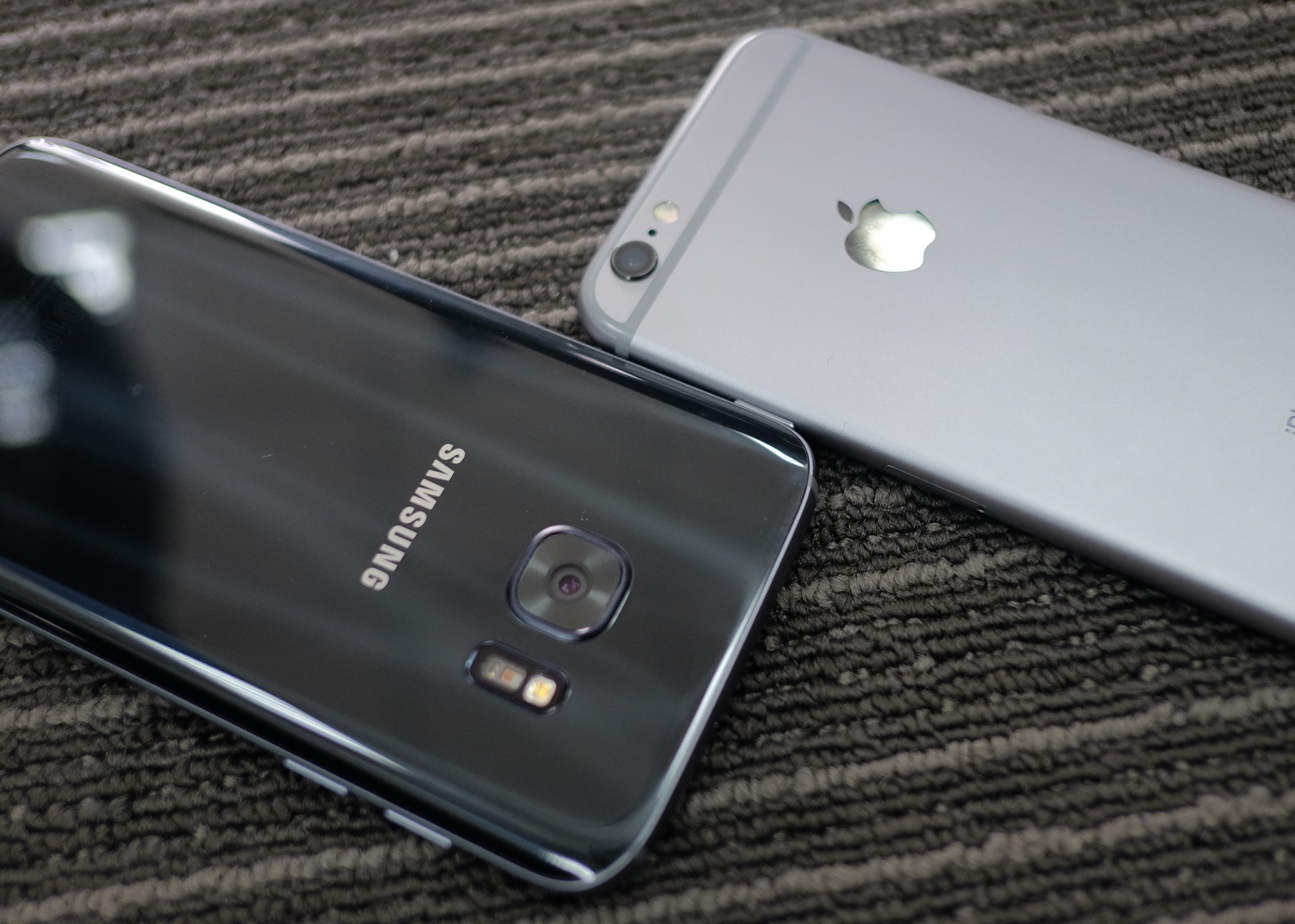 Galaxy S7 so dang iPhone 6S anh 2