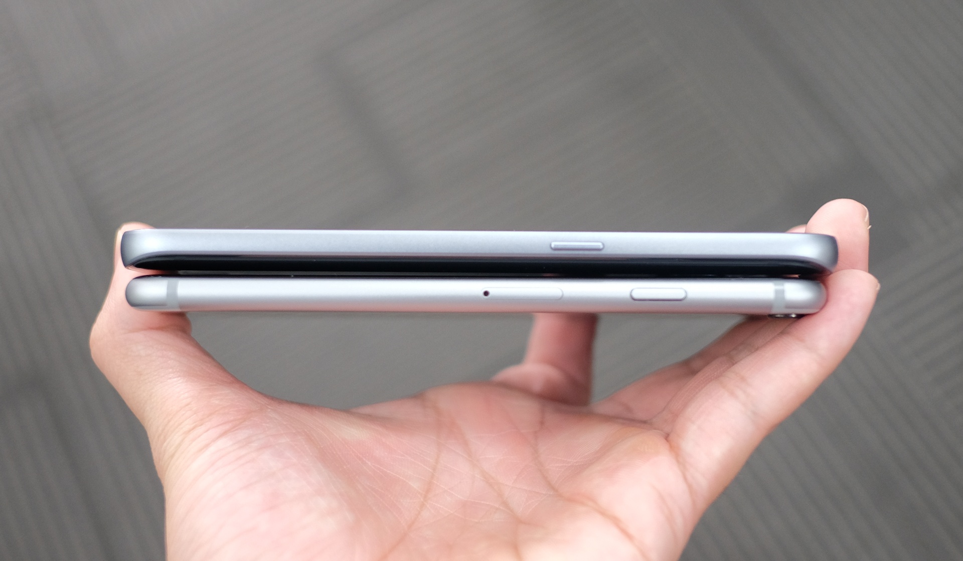 Galaxy S7 so dang iPhone 6S anh 3