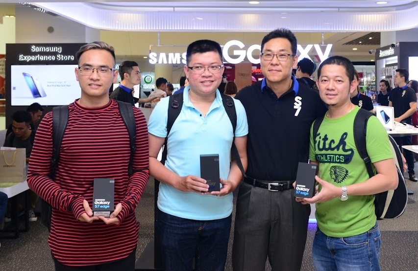 Tin do Galaxy S7/S7 edge hao hung trong ngay mo ban hinh anh