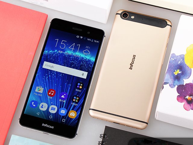 InFocus M560: Smartphone My gia re, thiet ke dep hinh anh