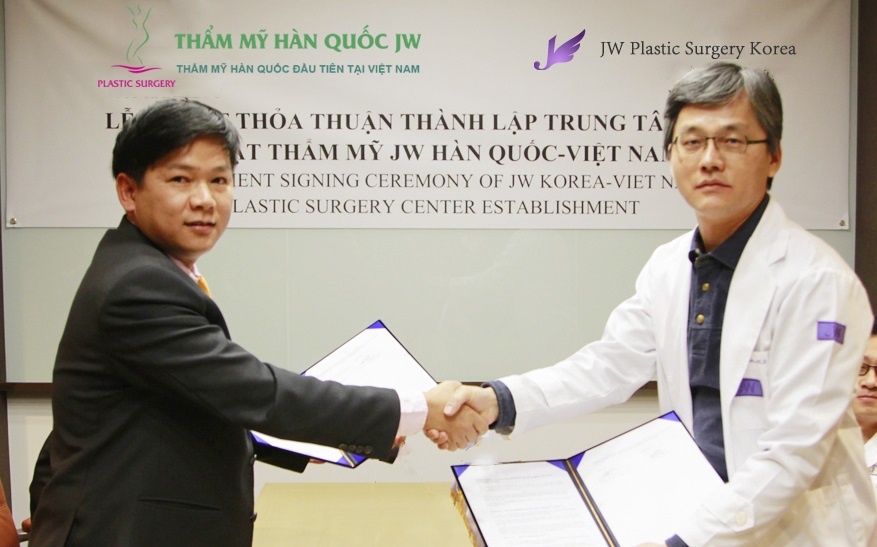 Nhieu phu nu chon lam dep tai benh vien tham my JW Han Quoc hinh anh