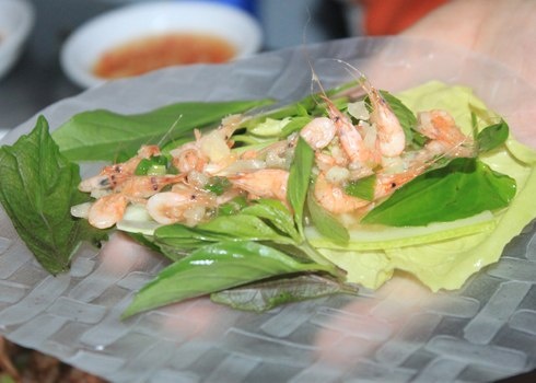 Thuong thuc huong vi Viet dan da giua Sai Gon hinh anh