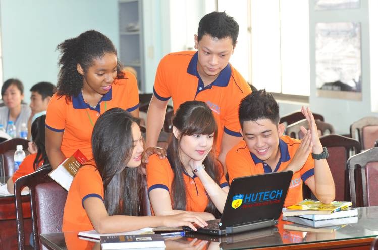 HUTECH dao tao lien thong tu trung cap, cao dang len dai hoc hinh anh