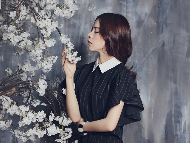 LuxyNguyen ra mat BST Classic Beauty mang hoi tho the ky 19 hinh anh