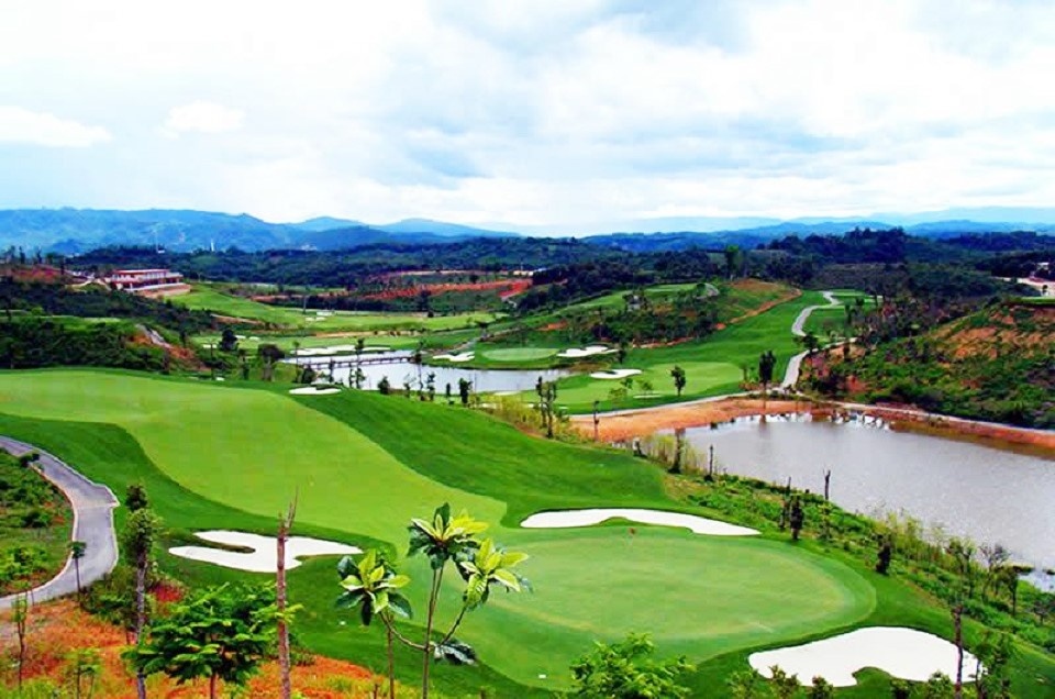 San golf dang cap quoc te tai Ba Na Hills hinh anh