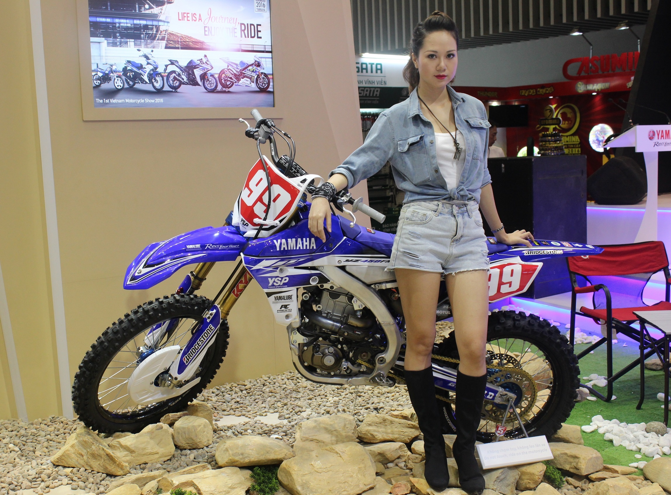 Yamaha mang cao cao YZ450F den trien lam xe may hinh anh
