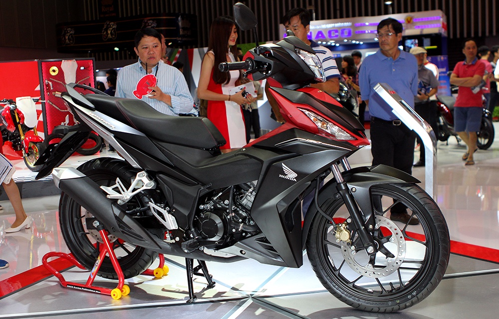 Honda Winner 150 hut khach tai trien lam xe may Viet Nam hinh anh