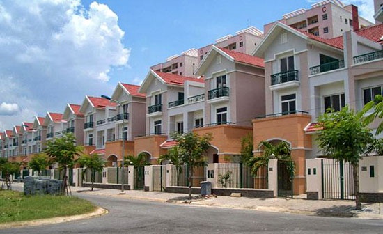 Chon chung cu noi do hay nha rieng xa trung tam? hinh anh