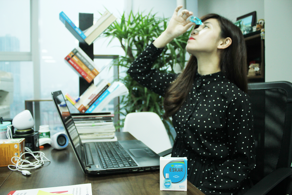 chữa khô mắt cho dân văn phòng ảnh 2 chua kho mat cho dan van phong anh 2