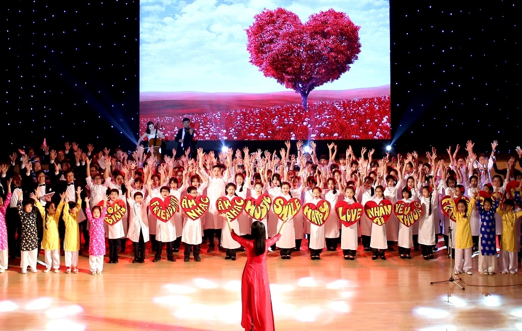 am nhac khong bien gioi,  nhac giao huong anh 1