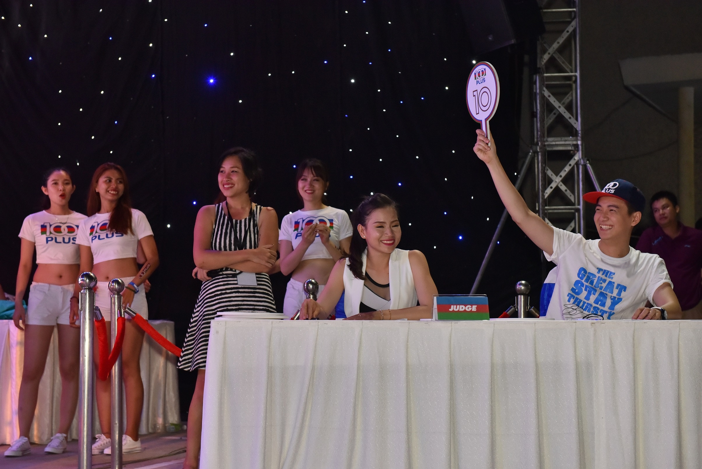 Khat khao toa sang cung 100 Plus anh 7